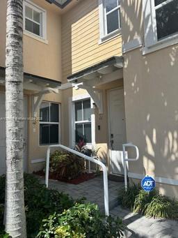 Picture of 142 SE 28Th Ter, Homestead, FL 33033