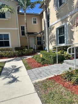 Picture of 142 SE 28Th Ter, Homestead, FL 33033