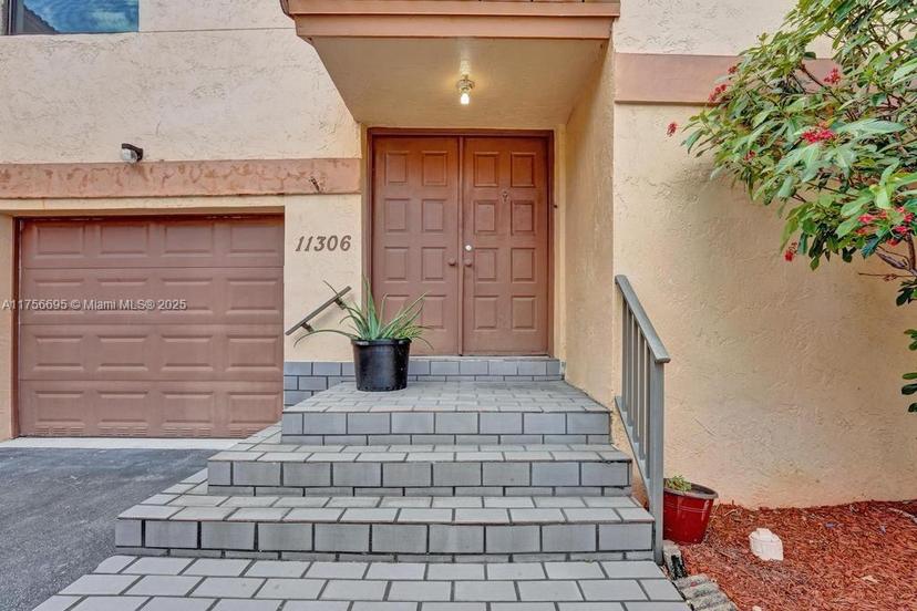 Picture of 11306 SW 9Th Ct, Pembroke Pines FL 33025