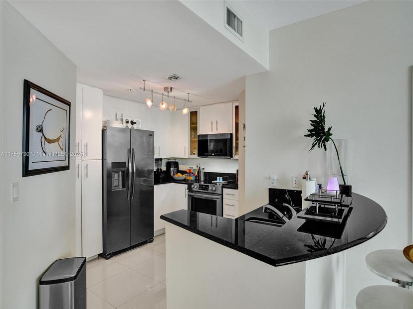 Picture of 7900 Harbor Island Dr # 510, North Bay Village FL 33141