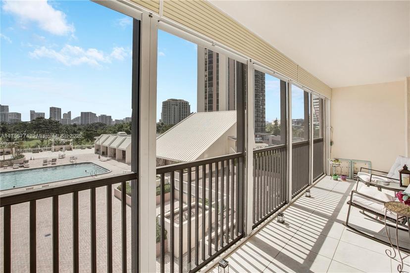 Picture of 20301 W Country Club Dr # 526, Aventura FL 33180
