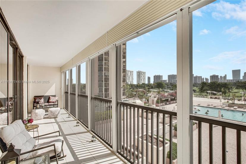 Picture of 20301 W Country Club Dr # 526, Aventura FL 33180