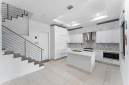 Picture of 8437 NW 47Th St, Doral, FL 33166