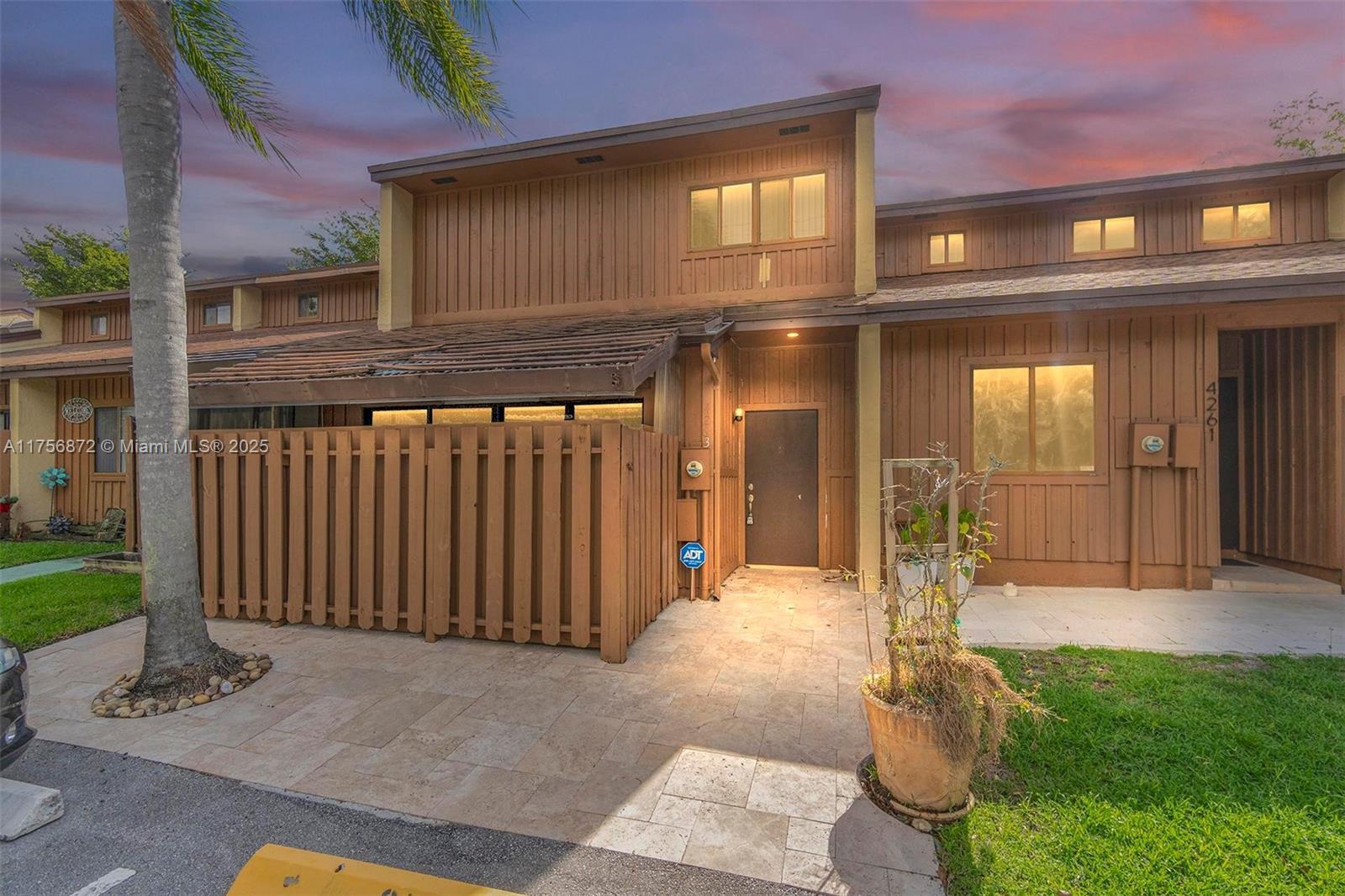 Picture of 4263 S Pine Island Rd, Davie, FL 33328