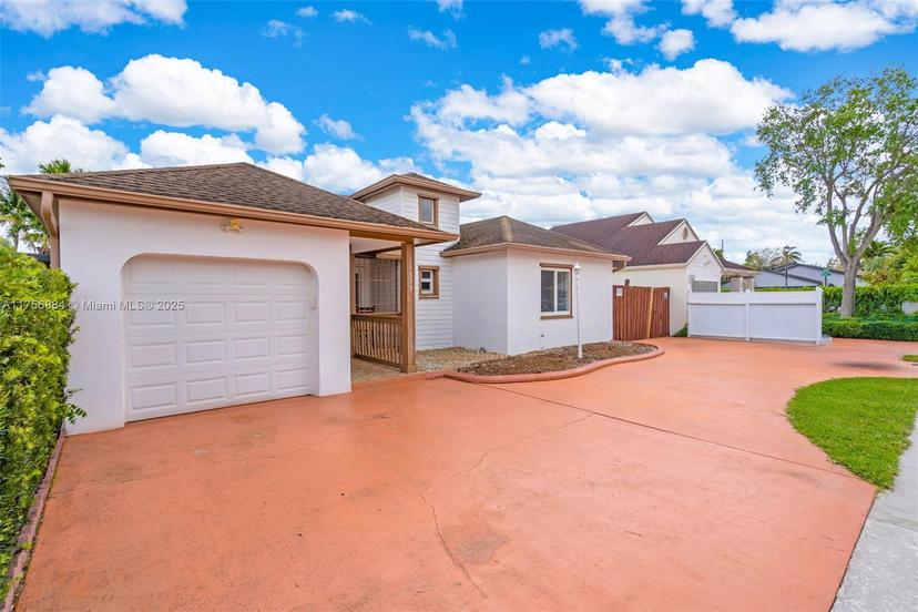 Picture of 15835 SW 144Th Ct, Miami FL 33177