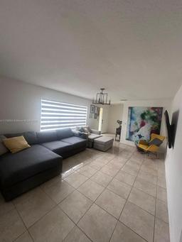 Picture of 240 Sandpiper Ave, Royal Palm Beach, FL 33411