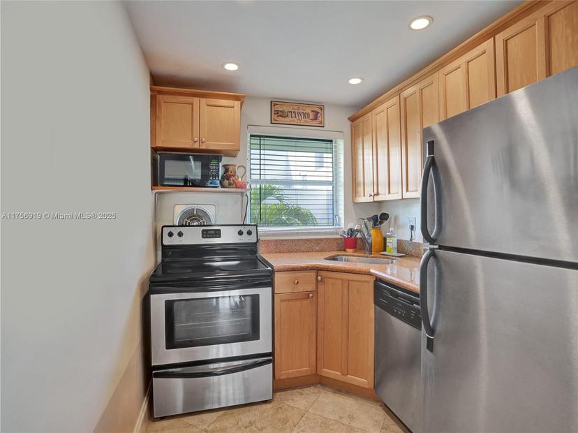 Picture of 1900 NE 8Th Ct # 306, Fort Lauderdale FL 33304