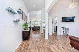 Picture of 1541 SW 190Th Ave, Pembroke Pines, FL 33029
