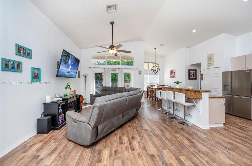 Picture of 1541 SW 190Th Ave, Pembroke Pines FL 33029