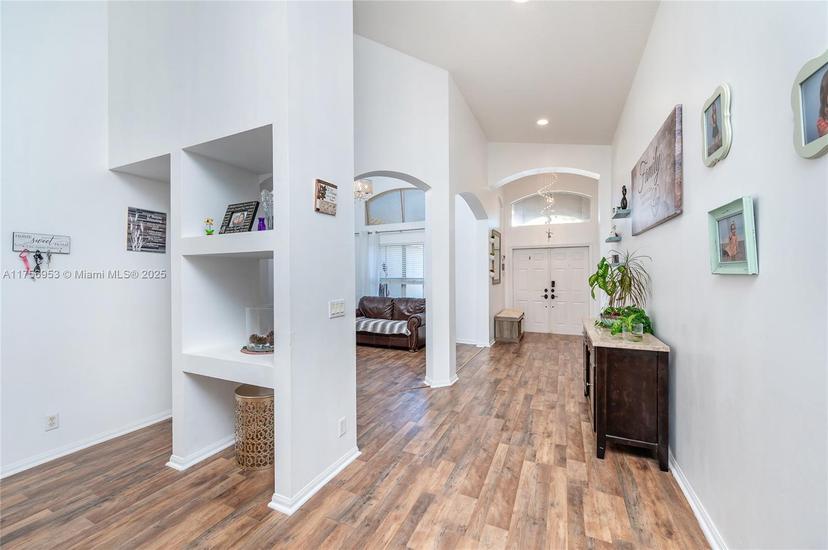 Picture of 1541 SW 190Th Ave, Pembroke Pines FL 33029
