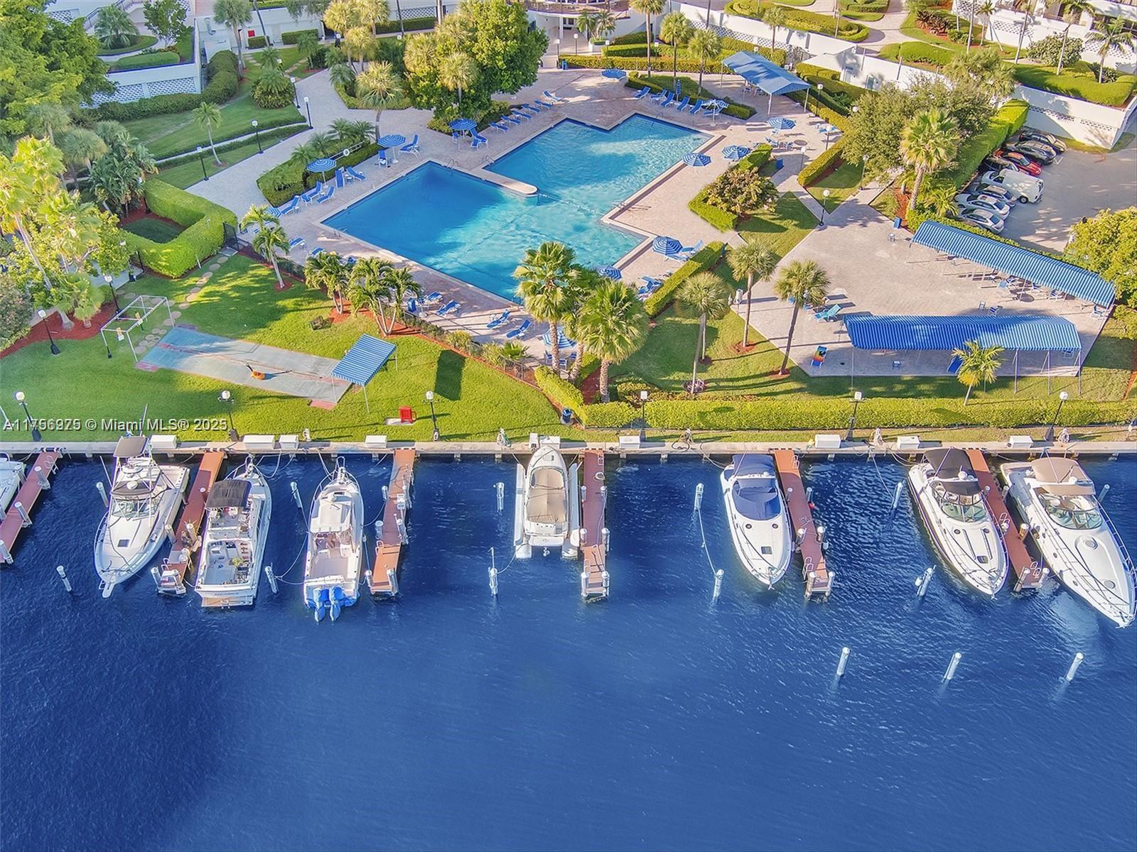 Picture of 2500 Parkview Dr # 1915, Hallandale Beach, FL 33009