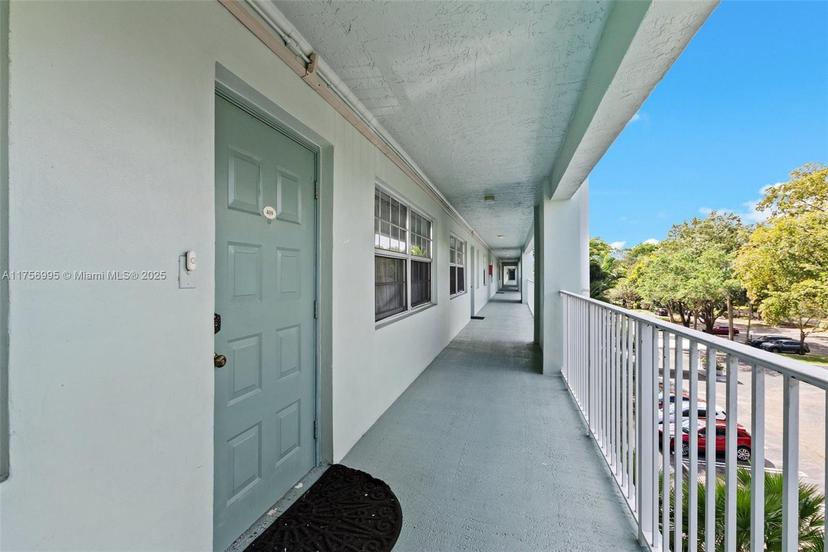 Picture of 802 Cypress Grove Ln # 409, Pompano Beach FL 33069