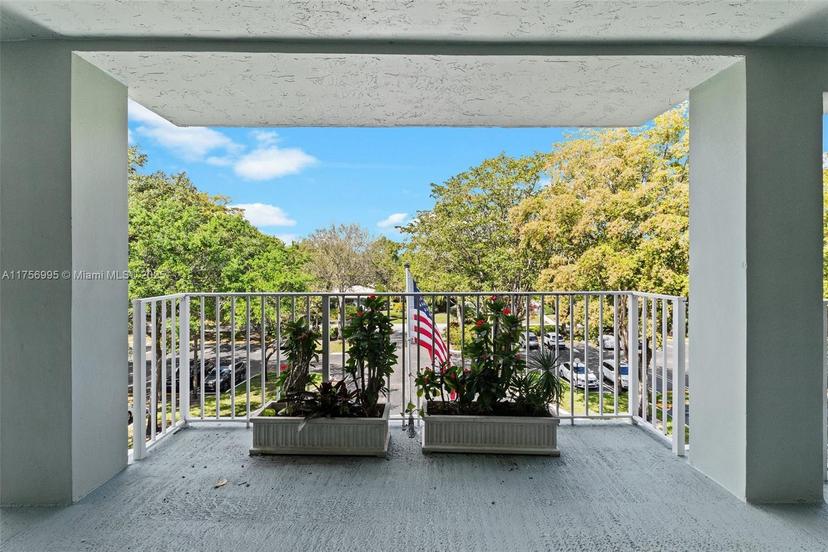 Picture of 802 Cypress Grove Ln # 409, Pompano Beach FL 33069