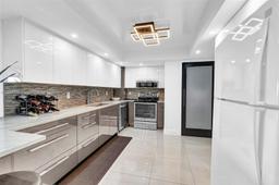 Picture of 3200 Port Royale Dr N # 2008, Fort Lauderdale, FL 33308