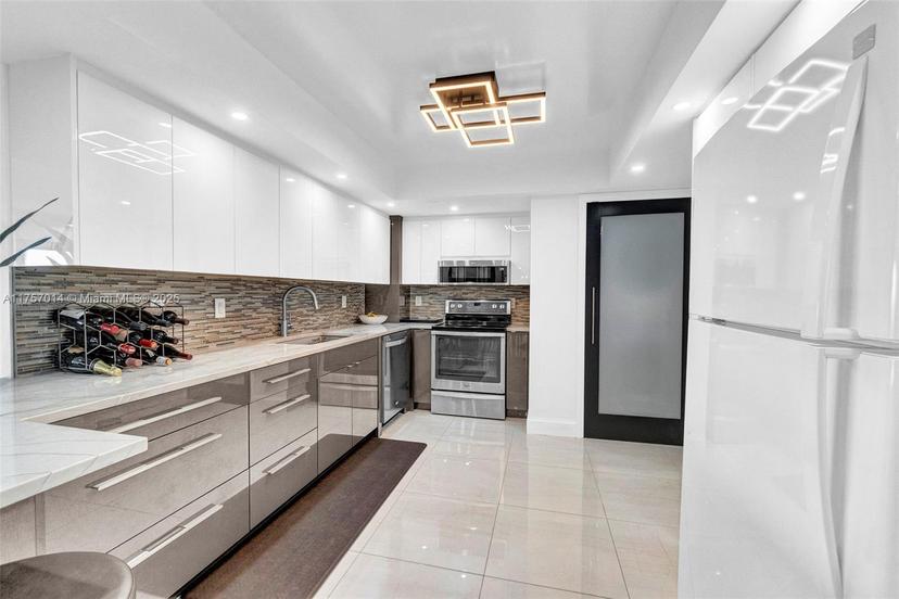 Picture of 3200 Port Royale Dr N # 2008, Fort Lauderdale FL 33308