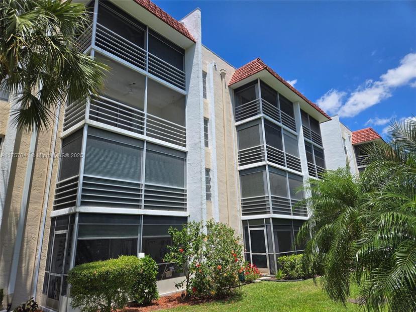 Picture of 3531 Inverrary Dr # 305, Lauderhill FL 33319