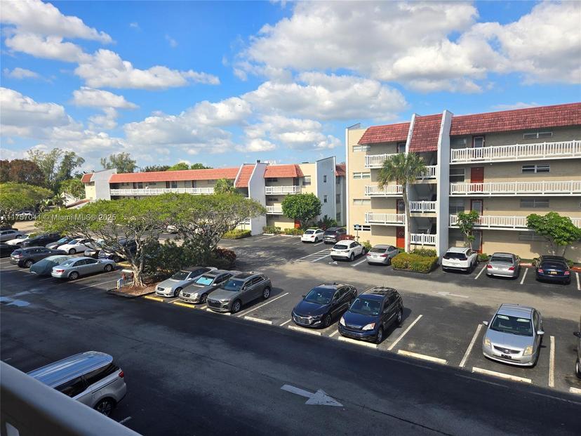 Picture of 3531 Inverrary Dr # 305, Lauderhill FL 33319