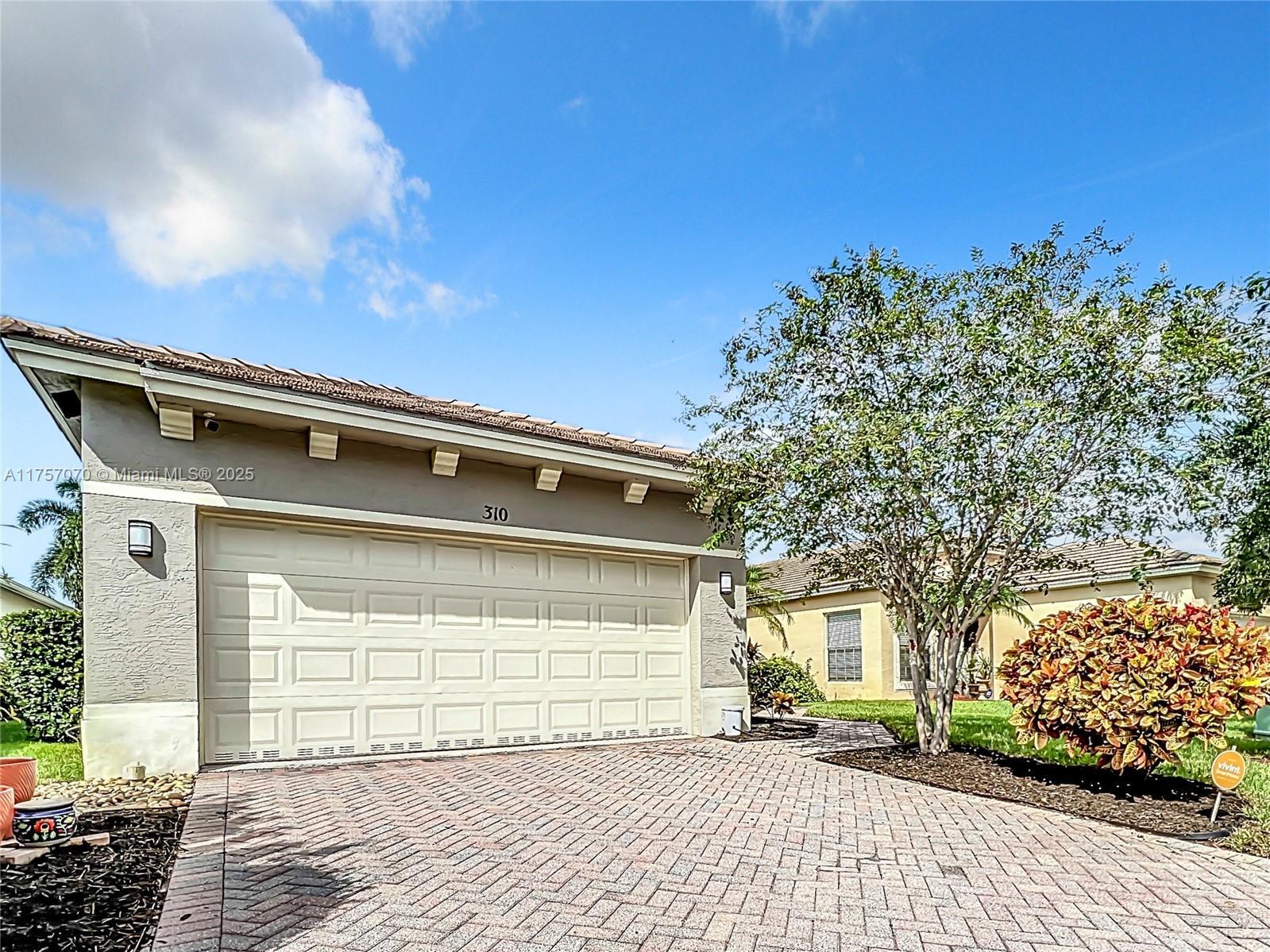 Picture of 310 SW Tomoka Springs Dr, Port St. Lucie, FL 34986