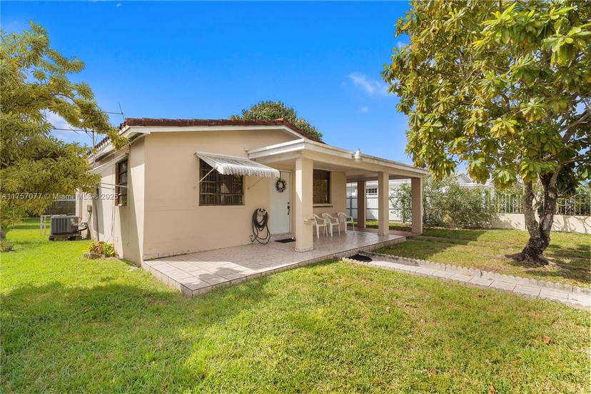Picture of 1060 W 32Nd St, Hialeah FL 33012