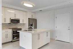 Picture of 2651 NE 212Th Ter # 403, Miami, FL 33180
