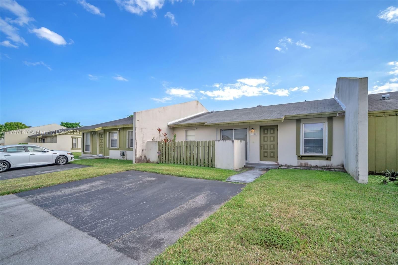 Picture of 12250 SW 114Th Ter, Miami, FL 33186