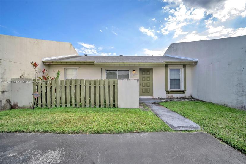 Picture of 12250 SW 114Th Ter, Miami FL 33186