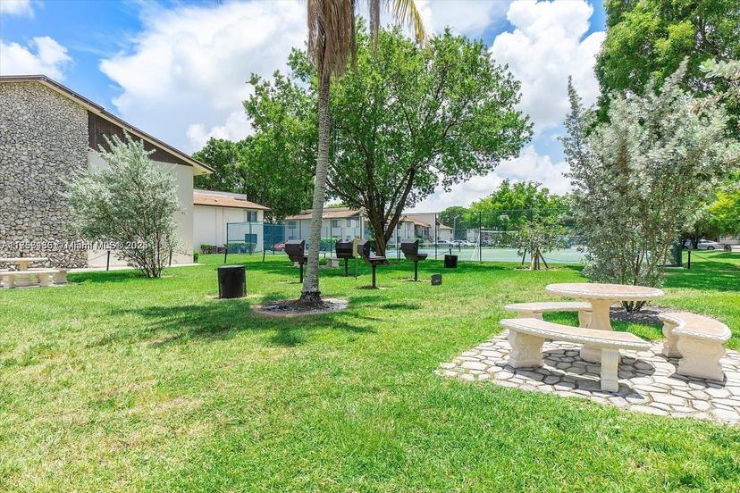 Picture of 480 N Laurel Dr # 1A, Margate FL 33063