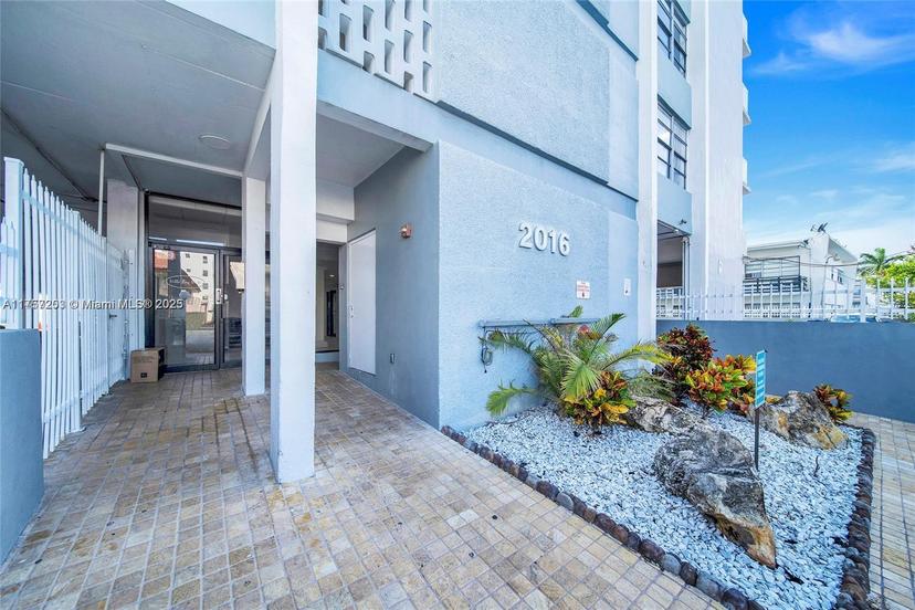 Picture of 2016 Bay Dr # 304, Miami Beach FL 33141