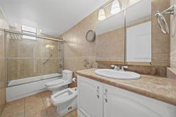 Picture of 2500 Parkview Dr # 812, Hallandale Beach, FL 33009