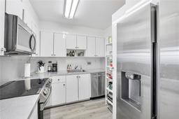 Picture of 10101 E Bay Harbor Dr # 702, Bay Harbor Islands, FL 33154