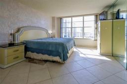 Picture of 3800 S Ocean Dr # 1709, Hollywood, FL 33019
