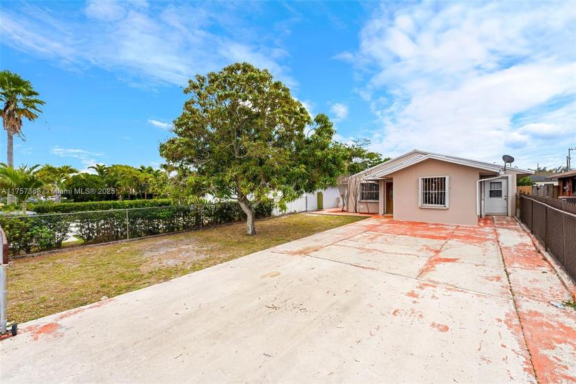 Picture of 3686 NW 188Th St, Miami Gardens FL 33056