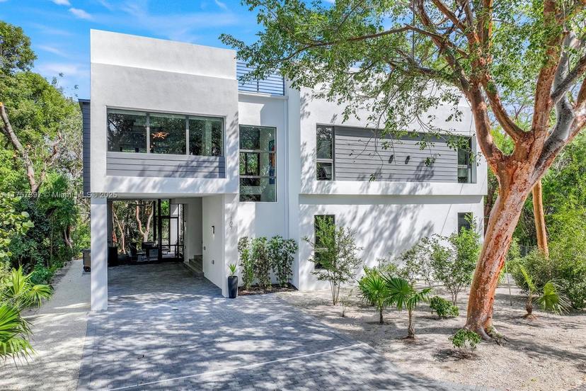 Picture of 107 Point Pleasant Dr, Key Largo FL 33037