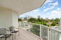 Picture of 280 SW 20Th Rd # 401, Miami, FL 33129