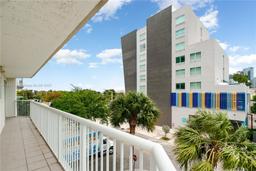 Picture of 280 SW 20Th Rd # 401, Miami, FL 33129