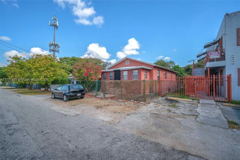 Picture of 2025 NW 6Th Pl, Miami FL 33127