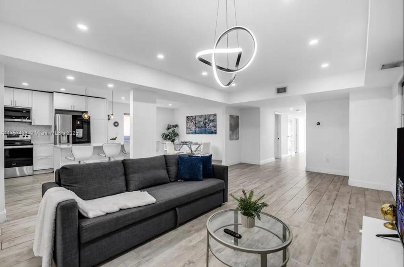 Picture of 420 NE 90Th St, El Portal FL 33138