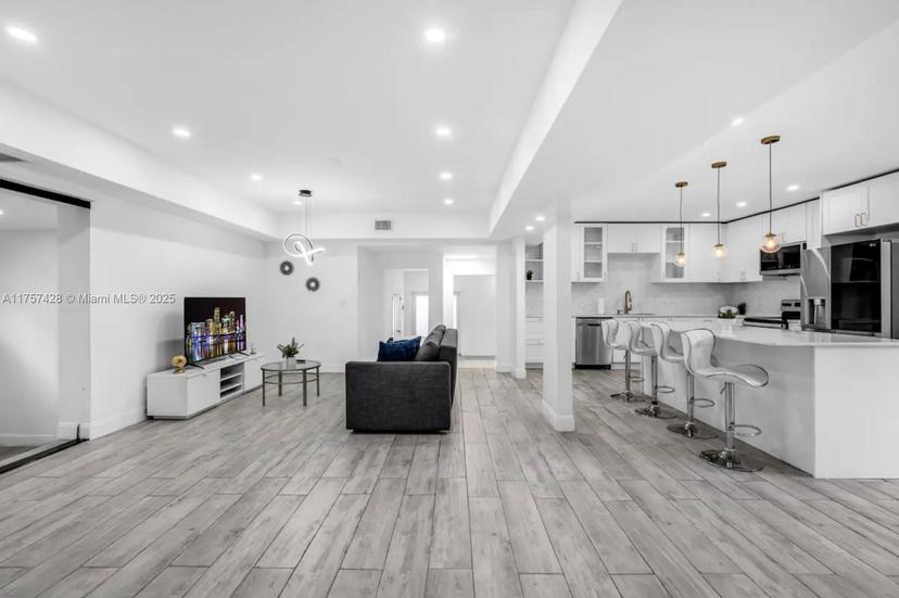 Picture of 420 NE 90Th St, El Portal FL 33138