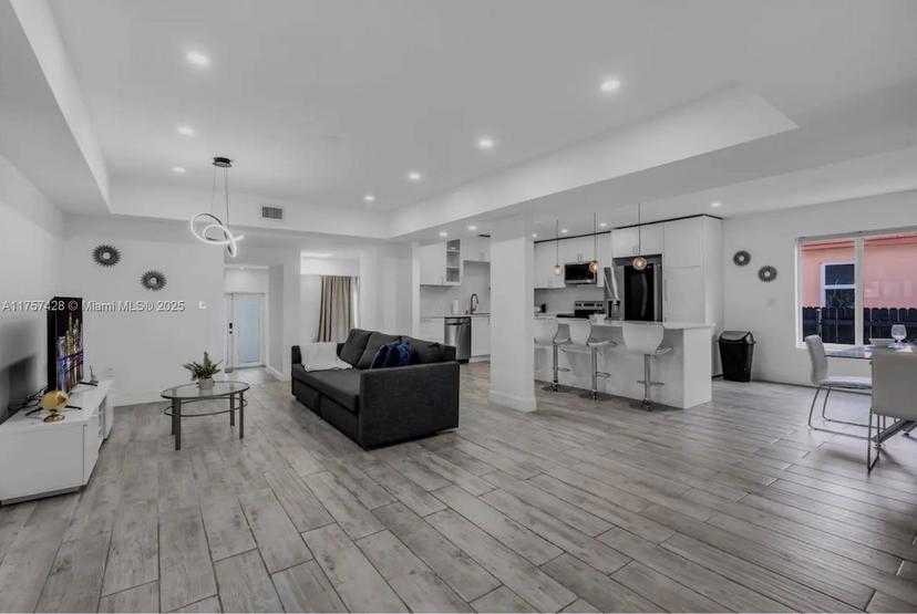 Picture of 420 NE 90Th St, El Portal FL 33138