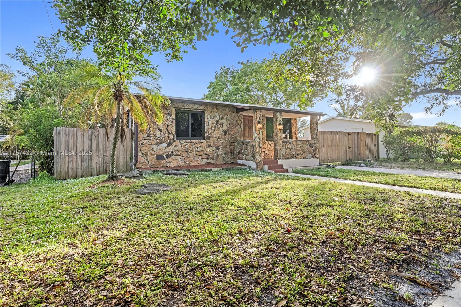 Picture of 6444 Mcclellan St, Hollywood, FL 33024