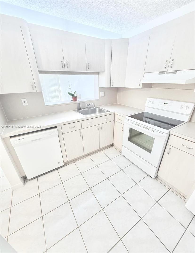 Picture of 10835 SW 112Th Ave # 206, Miami FL 33176