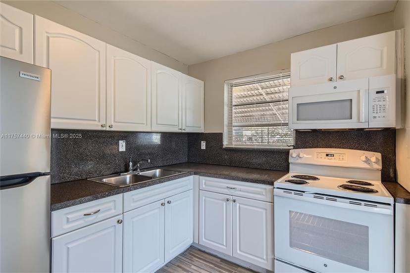 Picture of 2100 SW 68Th Way, Miramar FL 33023