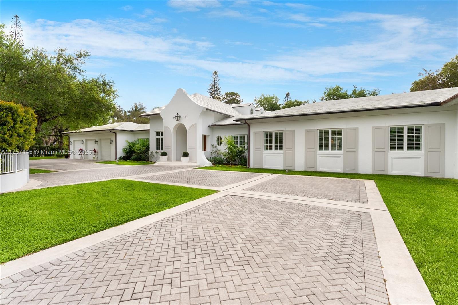 Picture of 6700 SW 102Nd Ter, Pinecrest, FL 33156