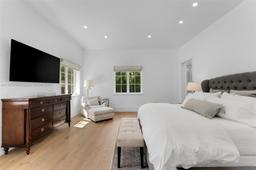 Picture of 6700 SW 102Nd Ter, Pinecrest, FL 33156