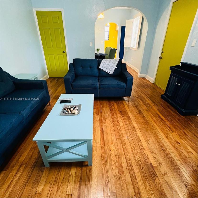Picture of 928 Euclid Ave # 6, Miami Beach FL 33139