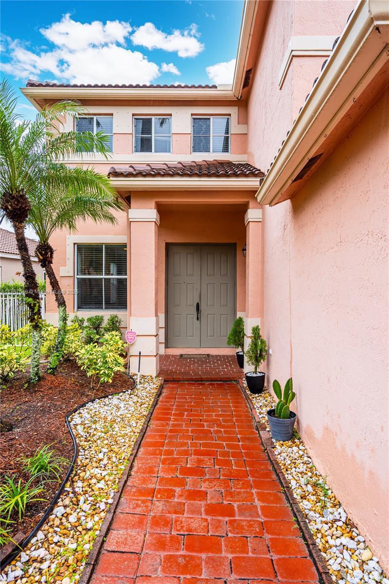 Picture of 1065 Nandina Dr, Weston FL 33327