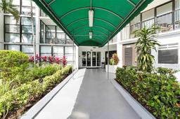 Picture of 1000 Parkview Dr # 604, Hallandale Beach, FL 33009
