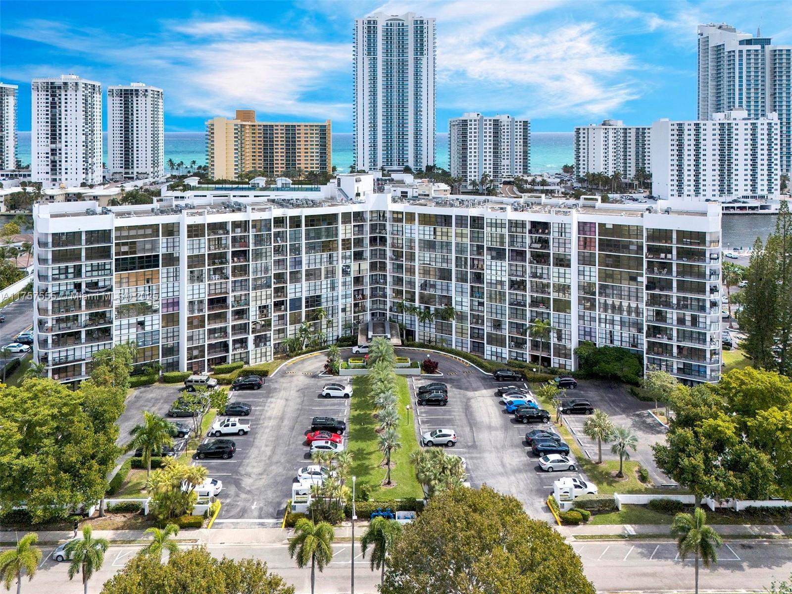 Picture of 1000 Parkview Dr # 604, Hallandale Beach, FL 33009
