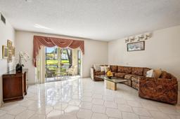Picture of 250 S Hollybrook Ter # 108, Pembroke Pines, FL 33025