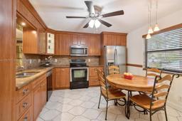 Picture of 250 S Hollybrook Ter # 108, Pembroke Pines, FL 33025
